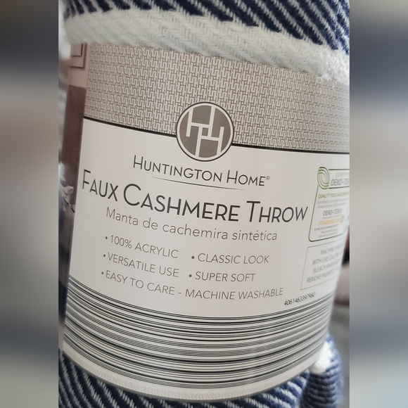 Huntington Home Faux Cashmere Blanket Brand New. - Picture 6 of 8